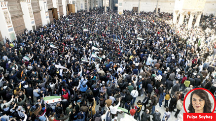 Suriye’nin kalbinde tekbir sesleri... Emevi Camisi’nde namaz ne anlama geliyor