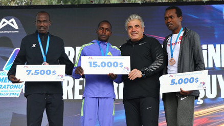 Mersin’de Kipkemboi rekora koştu