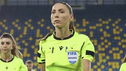 Kadın hakem hamile diye FIFA listesinden çıkarıldı
