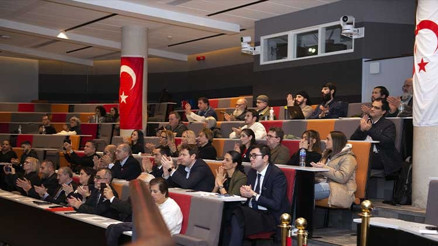 Londra’daki sempozyumda Kıbrıs Türk halkının tarihi ele alındı