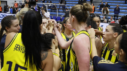 Fenerbahçe Opet rahat kazandı