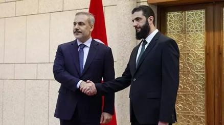 Dışişleri Bakanı Hakan Fidan, Suriye’deki yeni yönetimin lideri ile bir araya geldi
