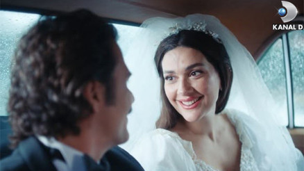Bergüzar Korel 90lar gelini oldu