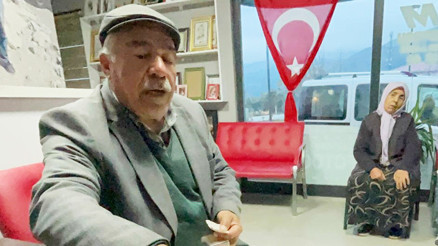 Depremzede adam, spotçuya sattığı dolabın içinde unuttu... Esnaftan örnek hareket Müjdem var diyerek aradı | Teslim ettim, huzurluyum
