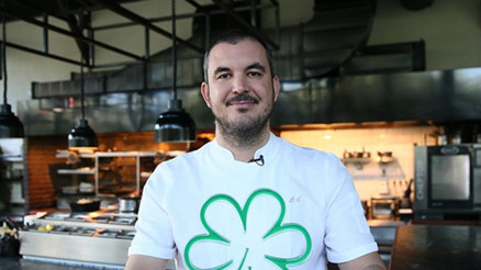 Osman Sezener kimdir, kaç yaşında, nereli || MasterChef konuğu Michelin Yıldızı alan Şef Osman Sezenerin hayatı ve biyografsi Osman Sezener kimdir, kaç yaşında, nereli || MasterChef konuğu Michelin Yıldızı alan Şef Osman Sezenerin hayatı ve biyografsi