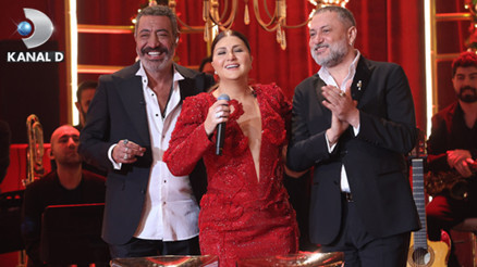 Yılbaşı programı için buluştular... Harika bir gece izleyiciyi bekliyor Yılbaşı programı için buluştular... Harika bir gece izleyiciyi bekliyor