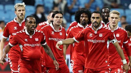 Sivasspor, Antalyada 2 golle kazandı