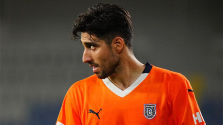 Transfer dönemine günler kala Süper Lig devinden Berkay Özcan hamlesi Transfer dönemine günler kala Süper Lig devinden Berkay Özcan hamlesi