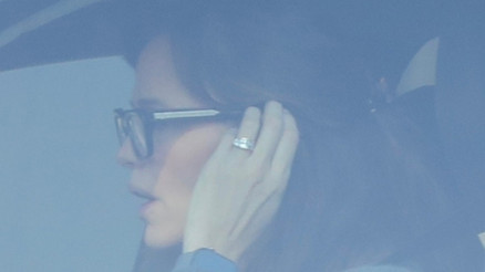 Kıskanma sırası onun sevgilisinde... Sana yüzük bile verdim, bırak eski kocanın peşini