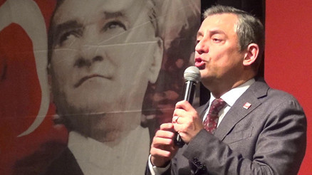 Özgür Özel: En düşük emekli maaşını bir asgari ücret yapalım Özgür Özel: En düşük emekli maaşını bir asgari ücret yapalım