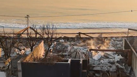 Tacize uğradı, hapse girdi, şimdi de başına bu geldi...Paris Hiltonun manzaralı evi yandı, kül oldu... Acımı anlatacak kelime bulamıyorum Tacize uğradı, hapse girdi, şimdi de başına bu geldi...Paris Hiltonun manzaralı evi yandı, kül oldu... Acımı anlatacak kelime bulamıyorum