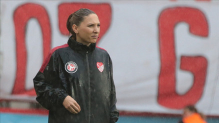 Bakanlık olaya el koydu: MHKnin kadın hakeme yaptığı kabul edilemez