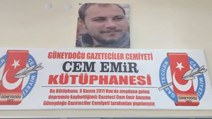 Van depreminde yaşamını yitiren DHA muhabiri Cem Emirin ismi, kütüphaneye verildi