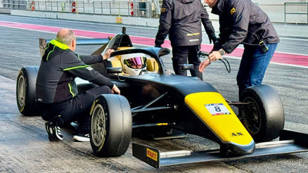 Türkiye’nin ilk kadın Formula pilotu Sena Savaşer, İspanya ve İtalya’da F1 pistine çıktı