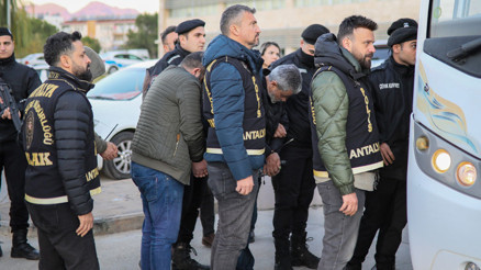 Antalya merkezli 3 ilde fuhuş operasyonu Oyunumuzu kimse bozamaz, bizi kimse yakalayamaz