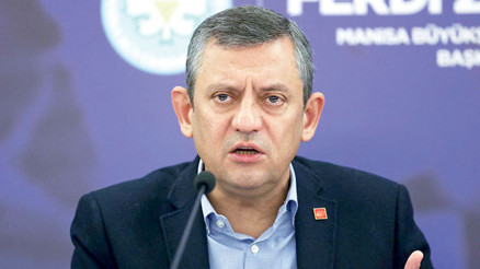 Özel’den fezleke yanıtı: Vız gelir tırıs gider