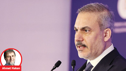 Gündemdekilerden gündem beğen... Hakan Fidan’dan süper laf sokuş