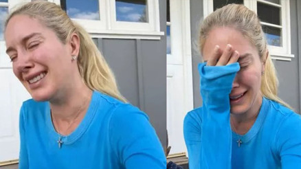 Ünlü şarkıcı yangında eviyle birlikte tüm anılarını da kaybetmişti… Hayranlarının sürprizi onu bu kez sevinçten ağlattı