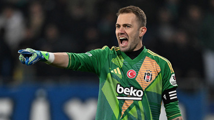 Beşiktaşta Mert Günok kararı verildi: Sözleşmesi uzatılacak Ersin Destanoğlu ise yol ayrımında...