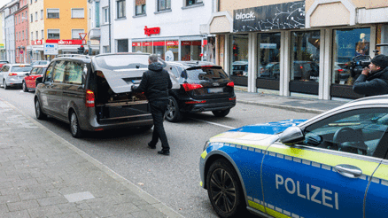 Polise satırla saldırınca...