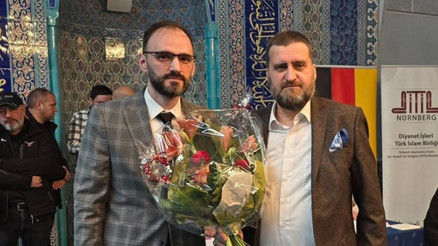 Eyüp Sultan Camii’nde Hasan Aslan görevi Eyüp Erdem’e devretti Eyüp Sultan Camii’nde Hasan Aslan görevi Eyüp Erdem’e devretti