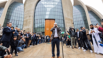 Yine minare ve ezan yasağı