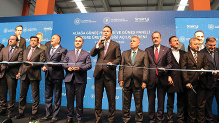 Bakan Kacır ve Bakan Bayraktar, İzmirde tesis açılışına katıldı Bakan Kacır ve Bakan Bayraktar, İzmirde tesis açılışına katıldı