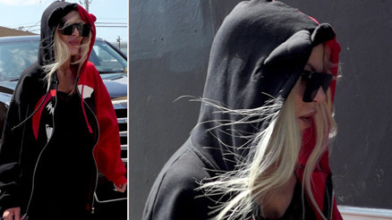 Zorla başını sokacak bir ev bulmuştu... Yine beş çocuğuyla sokakta kaldı Zorla başını sokacak bir ev bulmuştu... Yine beş çocuğuyla sokakta kaldı