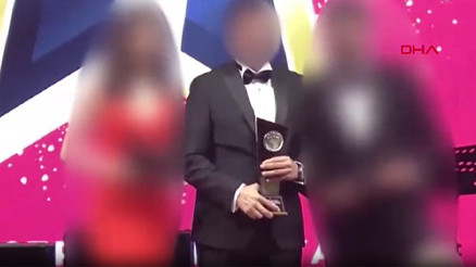 100 milyon TL kamu zararına neden olup 180 bin TL ödeyerek kendisine yılın iş adamı ödülü verdirtmiş 100 milyon TL kamu zararına neden olup 180 bin TL ödeyerek kendisine yılın iş adamı ödülü verdirtmiş