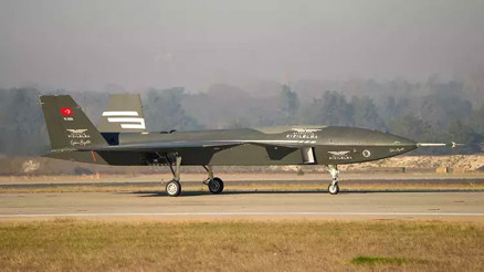 Bayraktar KIZILELMA bir uçuş testini daha başarıyla tamamladı