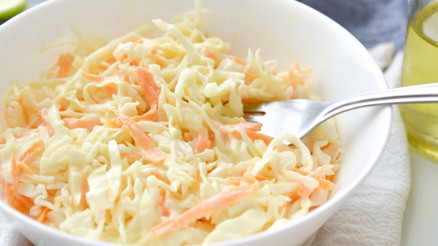 Coleslaw tarifi ve malzemeleri: Coleslaw (Lahana salatası) nasıl yapılır, içinde neler var
