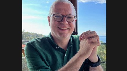 İki taraflı ses teli felcinde sinir taşıma ameliyatı