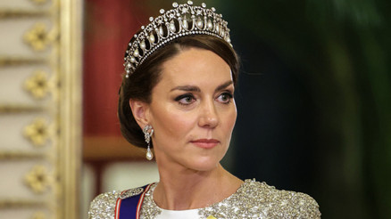 Herkes iyileşti diye seviniyor ama... İşi sanıldığı kadar kolay değil... Kelimeler yetmiyor bazen