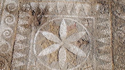 Çanakkalede Assosta 2200 yıllık mozaik bulundu