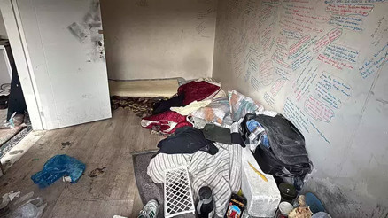 Beşiktaşta iki kardeş prefabrik evde ölü bulundu