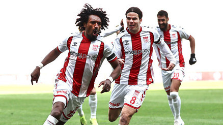 Süper Ligde bol gollü maç Sivasspor - Kayserispor: 5-2
