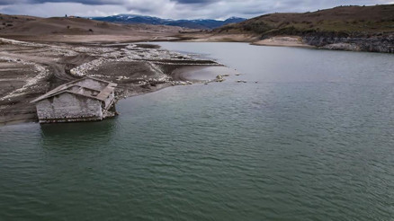 İki yıl arasında fark yarı yarıya... Barajda alarm var İki yıl arasında fark yarı yarıya... Barajda alarm var