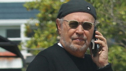 Ünlü oyuncu dizlerinin üzerine çöktü ve gözyaşları sel oldu: Babamın ölümünden sonraki en acı gün... 15 yaşımdan beri böyle ağlamamıştım