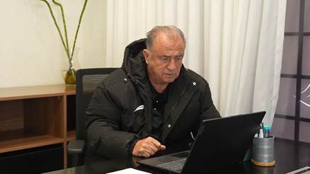 Al-Shabab Teknik Direktörü Fatih Terim, AAnın Yılın Kareleri oylamasına katıldı