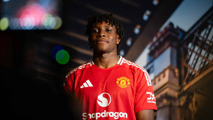 Manchester United, Patrick Dorguyu kadrosuna kattı