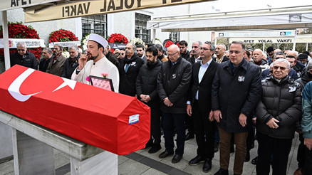 Sanatçı Etem Çalışkan son yolculuğuna uğurlandı