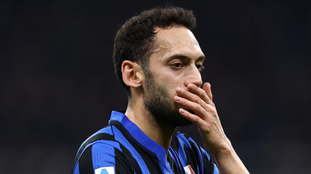 Derbide Milan son dakikada Interden puanı kurtardı Hakan Çalhanoğlu...
