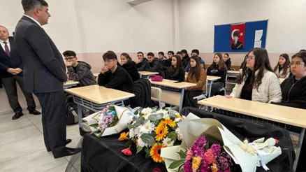 Kartalkaya otel faciasında hayatını kaybeden Lalinin masası çiçeklerle donatıldı