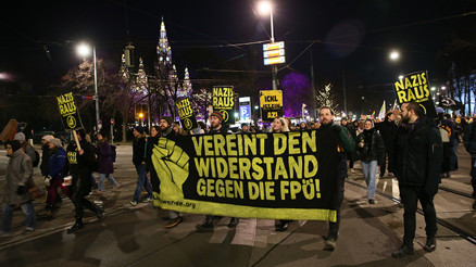 Avusturya’da on binlerce kişi FPÖ’yü protesto etti