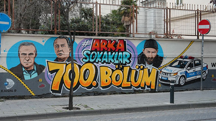 Adını duvarlara yazdım 700 bölümlük efsane böyle resmedildi...