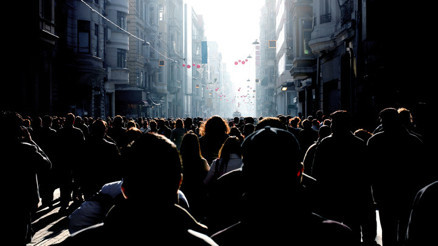 Tarihçi yazar Erhan Afyoncudan dikkat çeken nüfus yorumu: Türkiye bir kabusâ gidiyor