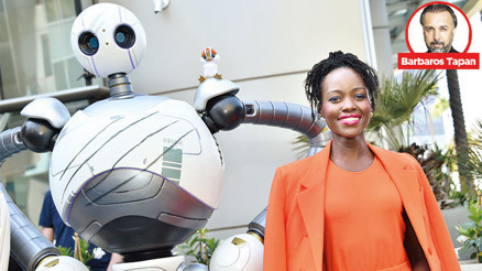 Robot Roz’da Siri’den ilham aldım Robot Roz’da Siri’den ilham aldım