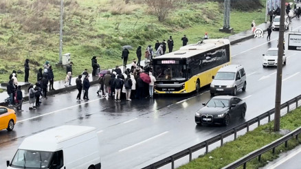 İstanbulda viyadük düzenleme çalışması metro hattındaki yolcuları mağdur etti