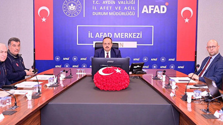 Aydın Valisi Canbolat: Tsunami tahliye planı ve yürüyüş süreleri haritaları oluşturuldu Aydın Valisi Canbolat: Tsunami tahliye planı ve yürüyüş süreleri haritaları oluşturuldu