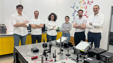 Bilim kurgu filmleri gerçek oluyor... 3 boyutlu ekranlar cebimize girecek Bilim kurgu filmleri gerçek oluyor... 3 boyutlu ekranlar cebimize girecek